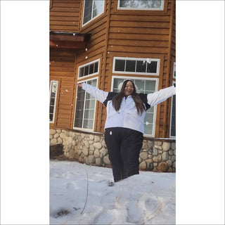 Woman in snow gear wearing Women’s Plus Size 1X-4X Insulated Winter Ski Jacket Snow Coat Cami