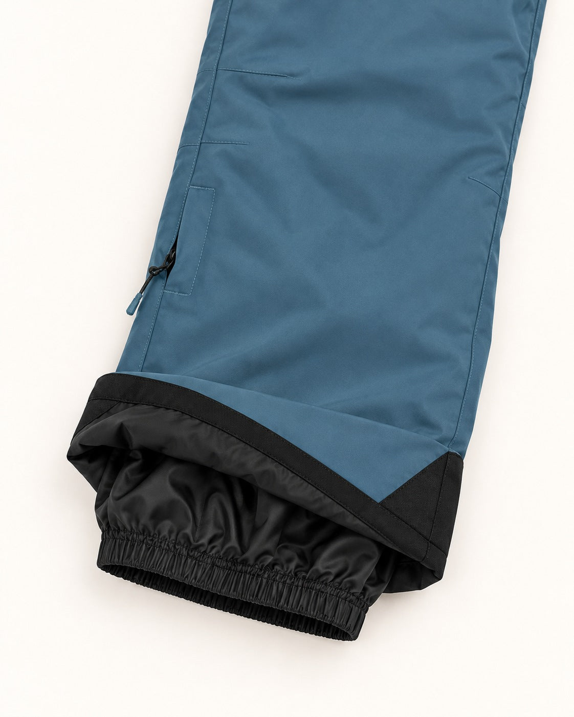 Peacock women's plus size insulated ski pants, sizes 1X to 6X, knee pocket and snow cuff detail